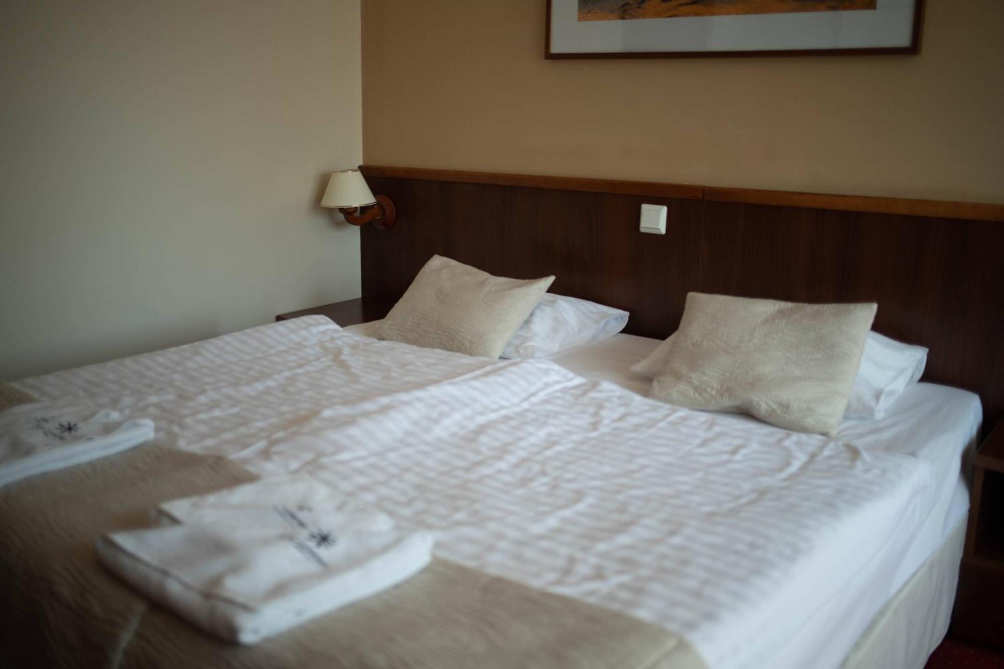 Hotel Nadmorski Łeba Extérieur photo